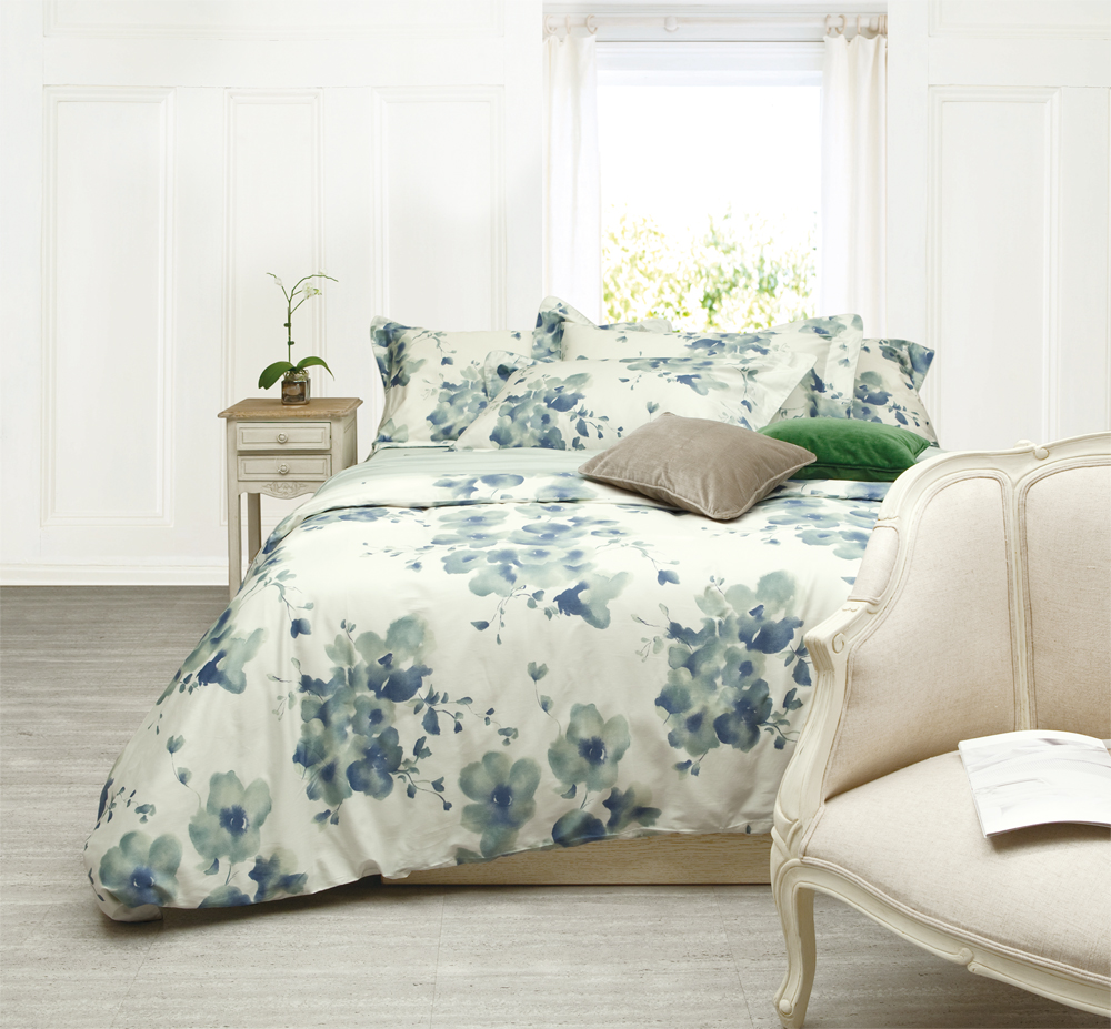 2013的春季，日比家族運用數位印染、雙股紗、丹士林印